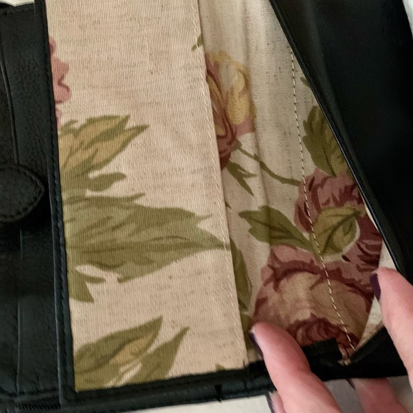 Leather, Brighton. Spacious organizer wallet. - Picture 5 of 8